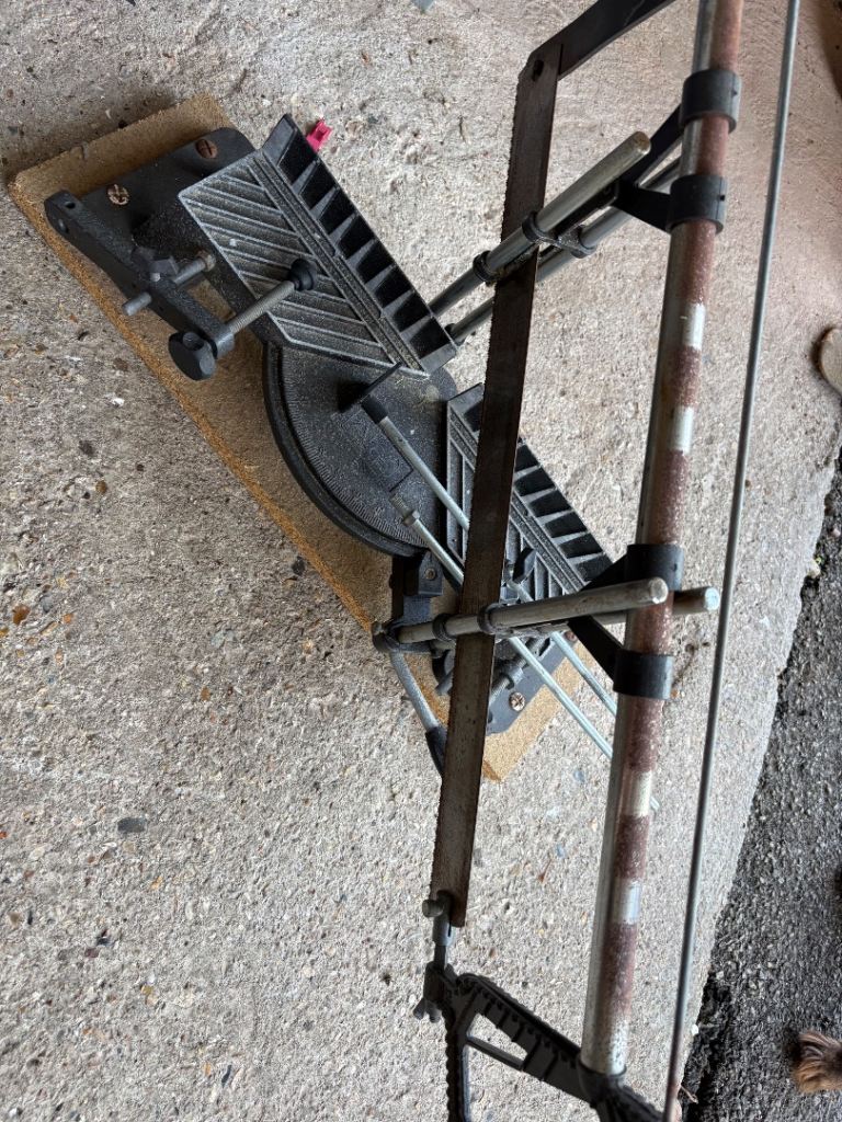 Mitre Saw and Stand – Fair Condition, Ready to Use