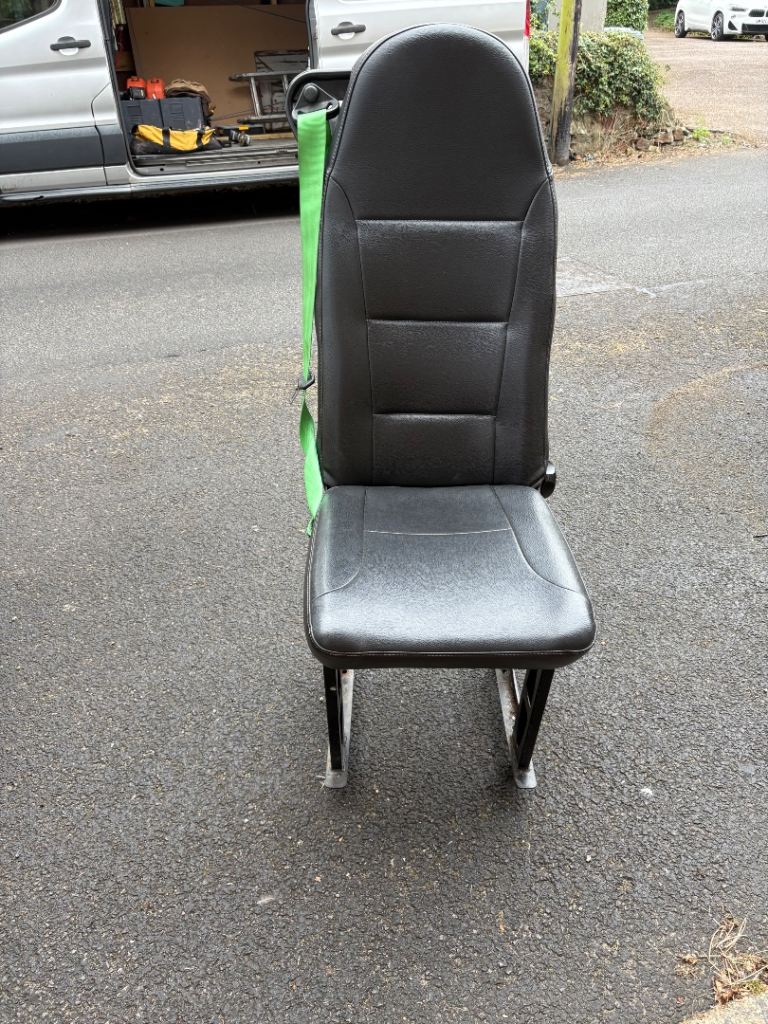 2 rear seat belt passenger seats