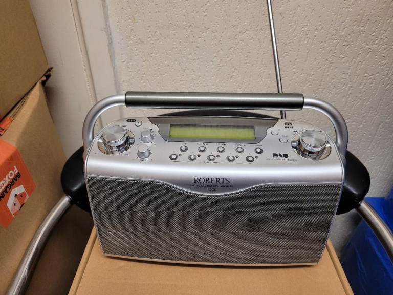 Roberts FM RDS/ DAB Digital Portable Radio 