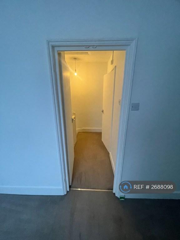 1 bedroom flat in Oakfield Road, Croydon, CR0 (1 bed) (#2688098)