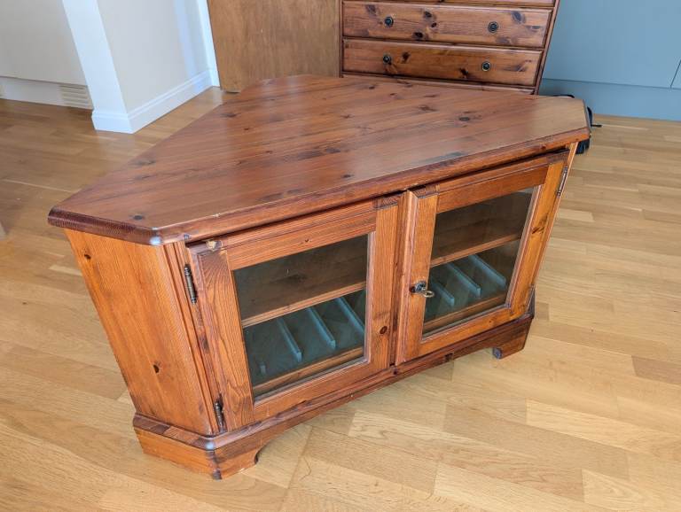 Corner cabinet/TV cabinet
