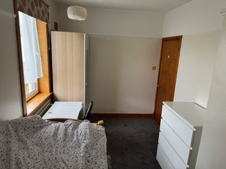 Single room available for a short term