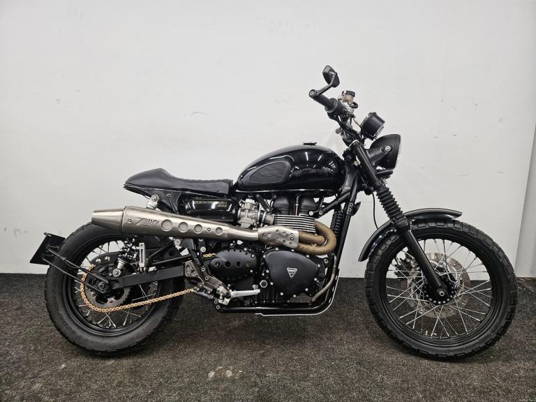 TRIUMPH SCRAMBLER ** ZARD EXHAUST - BAR END MIRRORS - 12 MONTH MOT **