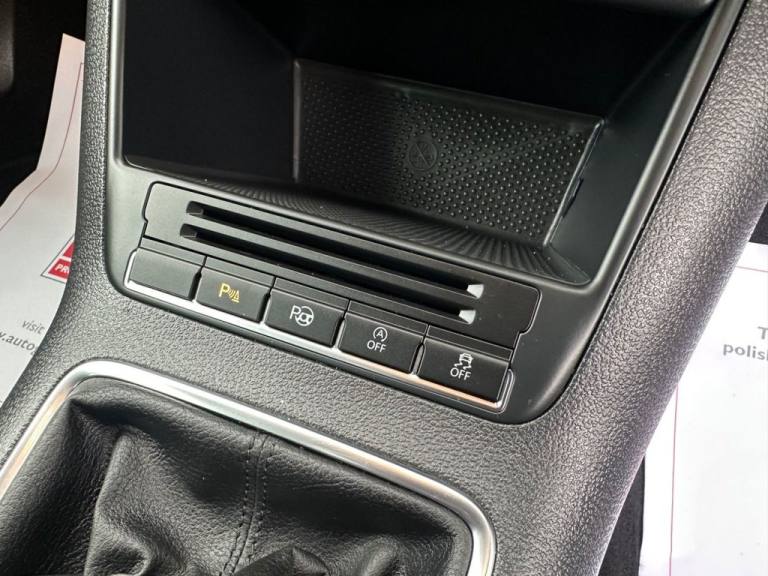 2014 Volkswagen Tiguan 2.0 TDI BlueMotion Tech Match SUV 5dr Diesel Manual 2WD Euro 5 (s/s) (140 ...