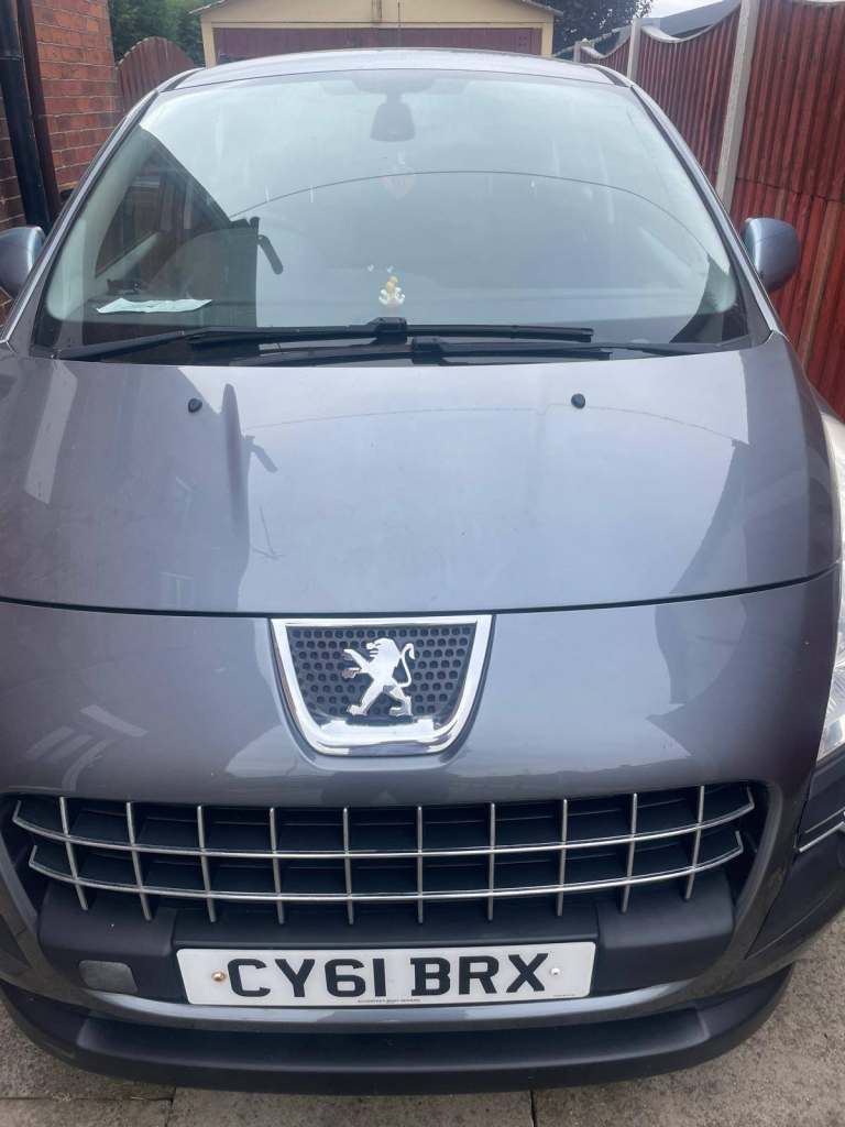 Peugeot, 3008, Hatchback, 2011, Semi-Auto, 1560 (cc), 5 doors