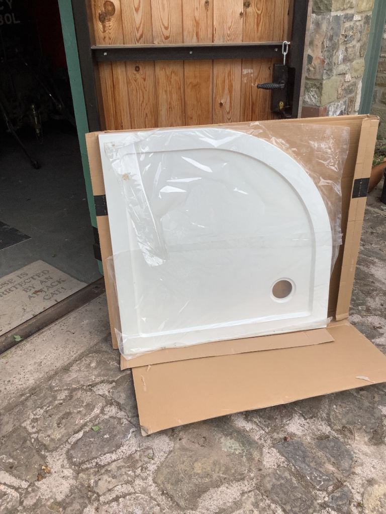 900 x 900mm quad shower tray