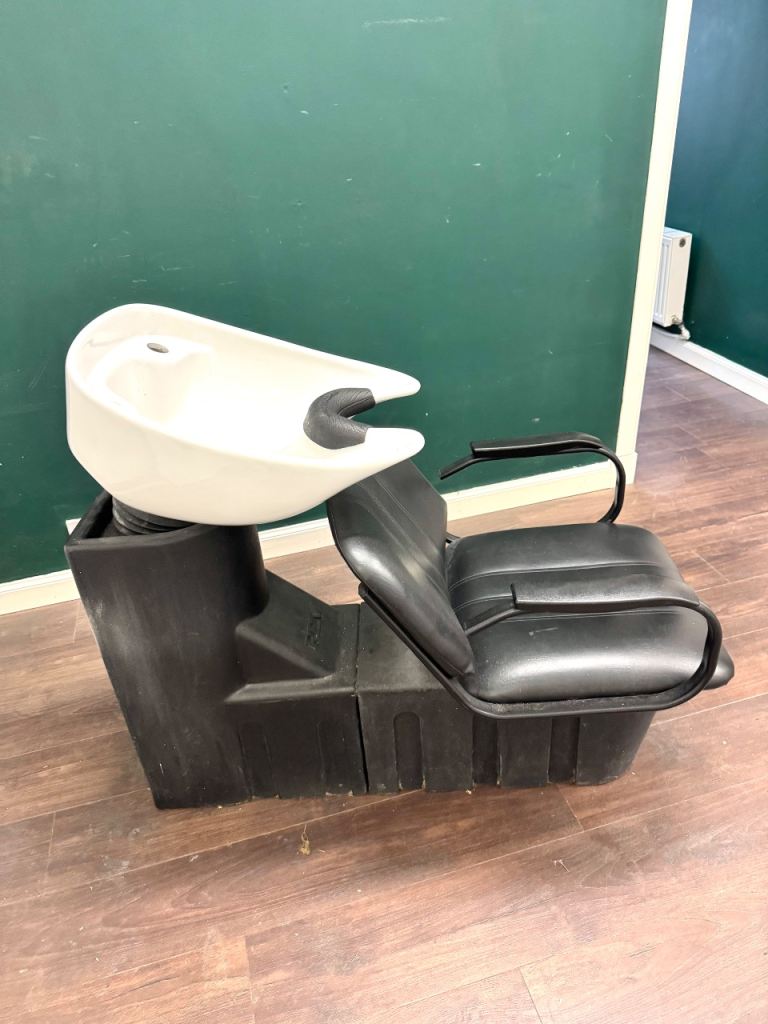 Back wash hairdressers basin unit