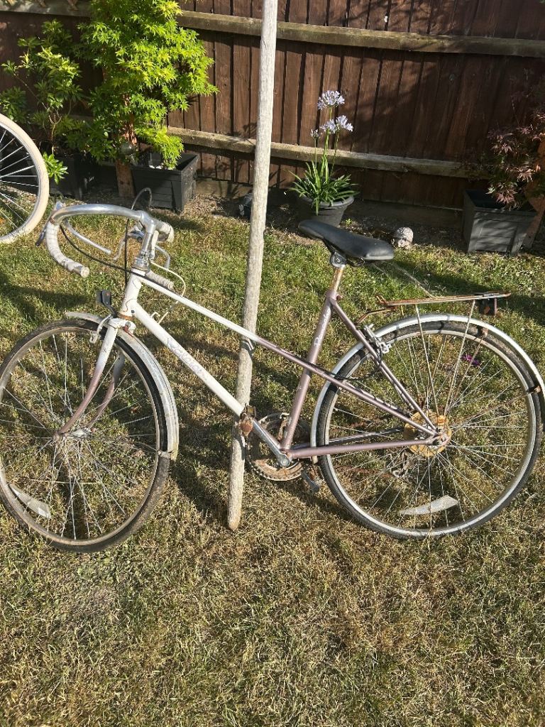 Vintage Ladies Road Bike – Multicoloured, Needs TLC
