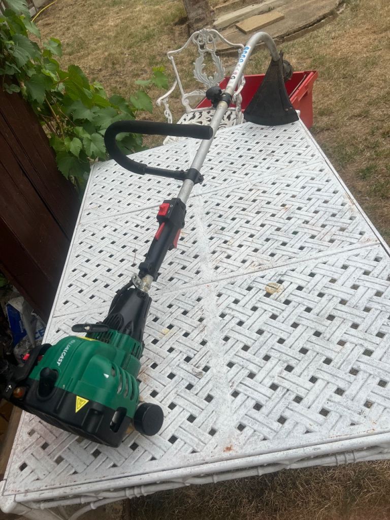 Qualcast Petrol Grass Trimmer/Strimmer