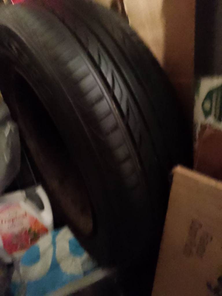 Car tyer lots of tread 