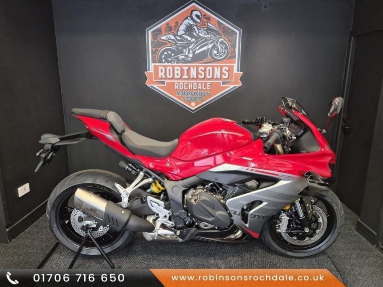 The New QJ Motor SRK800 rr, stunning looking sports bike from QJ.