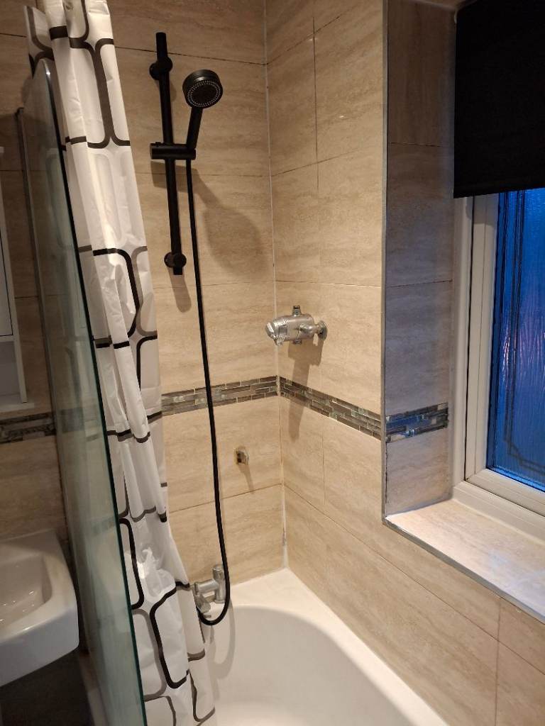 Large double room close to L&D hospital 