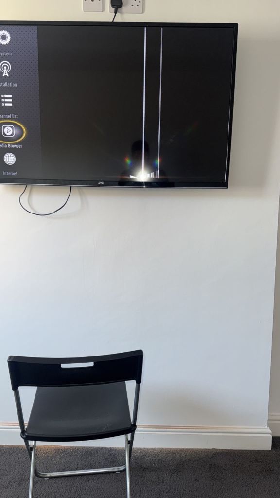 JVC Smart TV – Screen Damage, For Parts or Repair