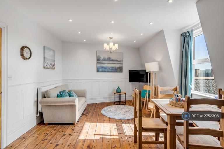 2 bedroom flat in Church St, Cromer, NR27 (2 bed) (#2752306)