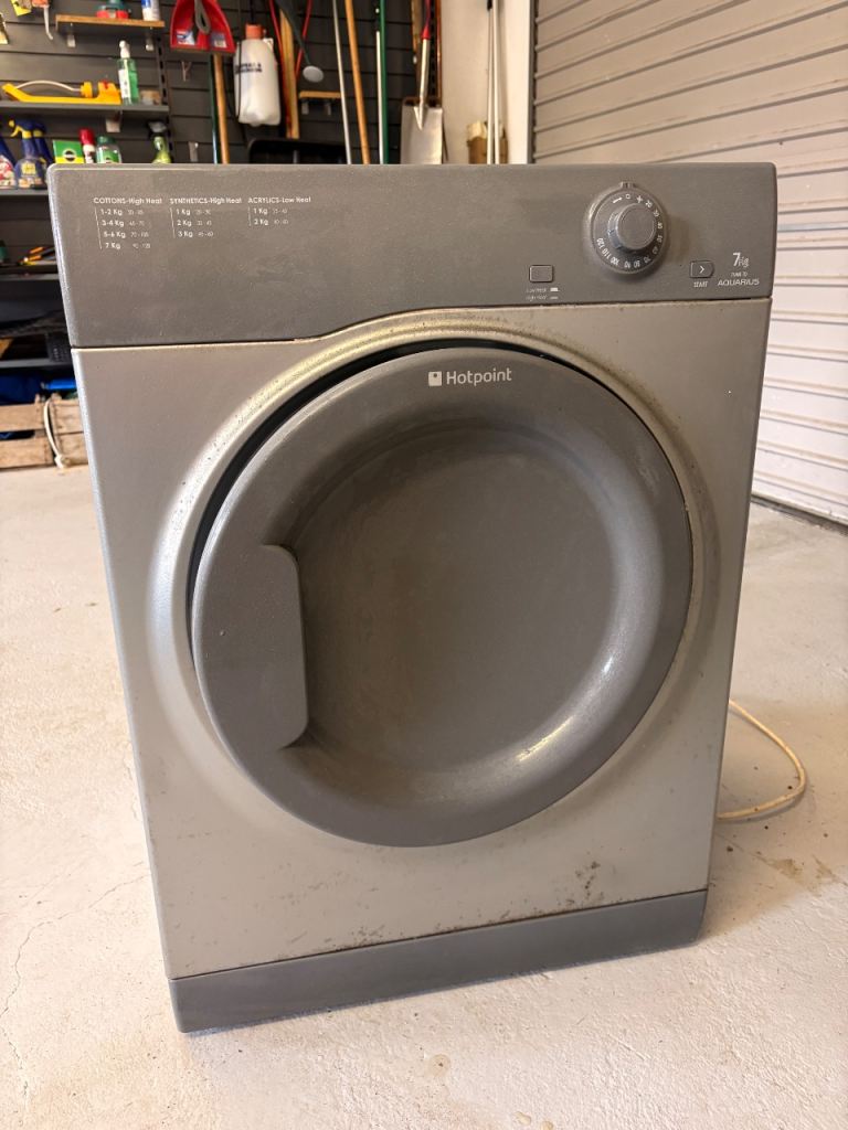 Hotpoint Aquarius 7kg tumble dryer Grey 