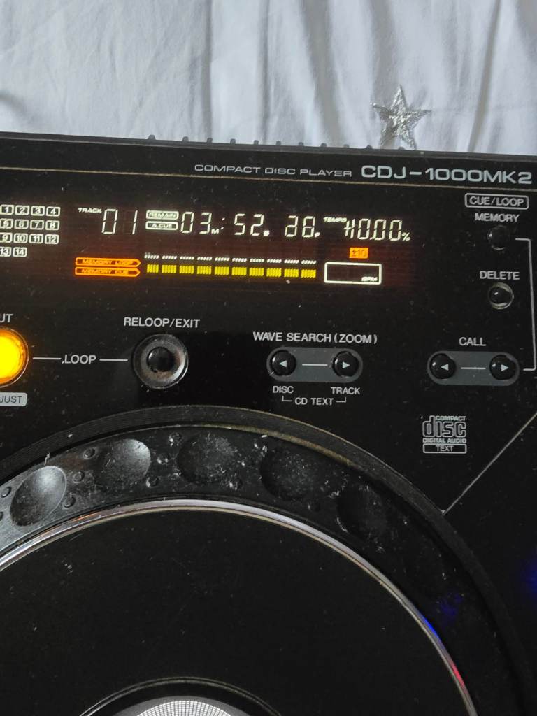 Pioneer cdjs mk 2  pair beringher 700 mixer 