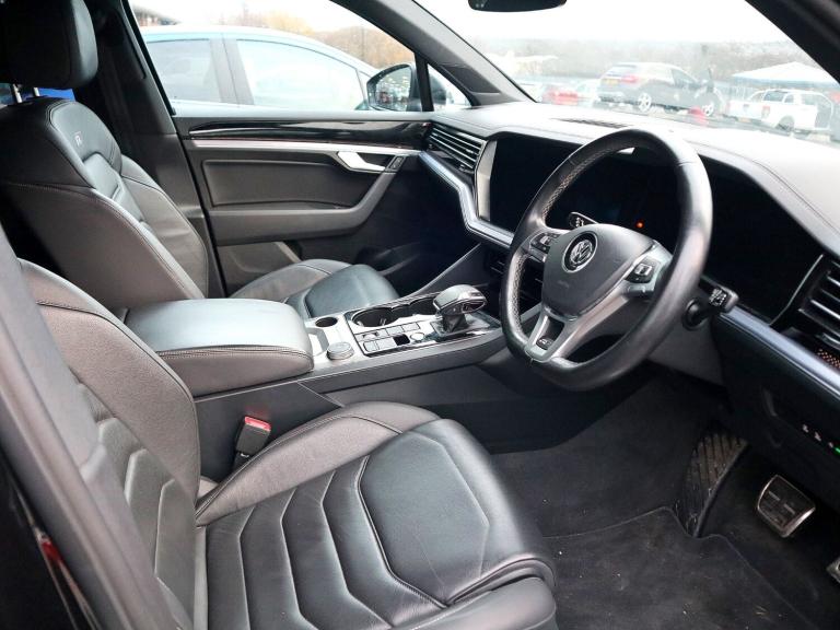 2019 Volkswagen Touareg 3.0 V6 TDI 4Motion R-Line Tech 5dr Tip Auto ESTATE DIESEL Automatic