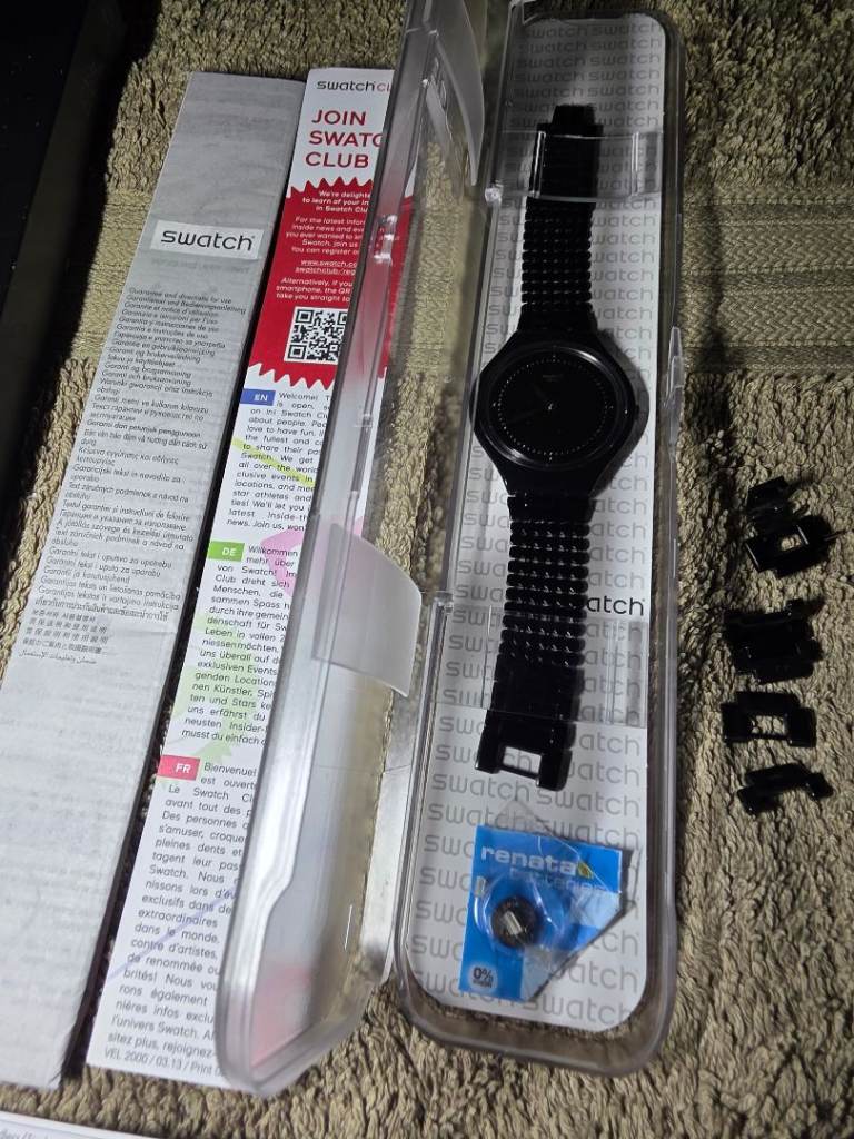 Swatch Skingala SVOB103G in original box with papers new battery and spare battery 