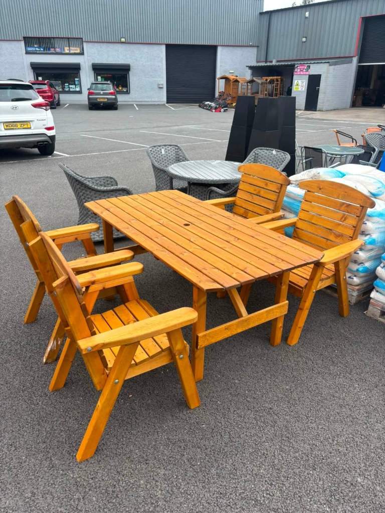 Wooden Garden Dining Set with 4 Chairs – Good Condition