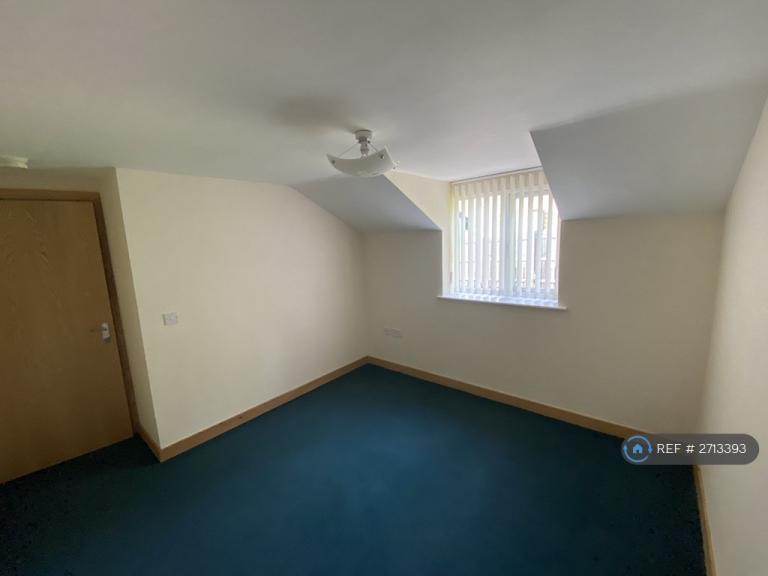 2 bedroom flat in Willow Lane, Huddersfield, HD1 (2 bed) (#2713393)