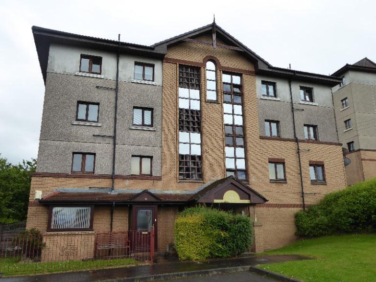 2 bedroom flat in Ashvale Crescent, Springburn, Glasgow, G21 1NE
