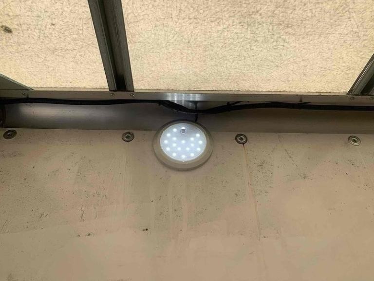 Iveco Daily 70C18 20FT Luton Box Van Taillift Truck Diesel Auto 7.2 Ton Lorry