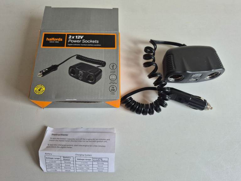 Halfords 2 x 12V Power Sockets with USB and Battery Voltage Indicator