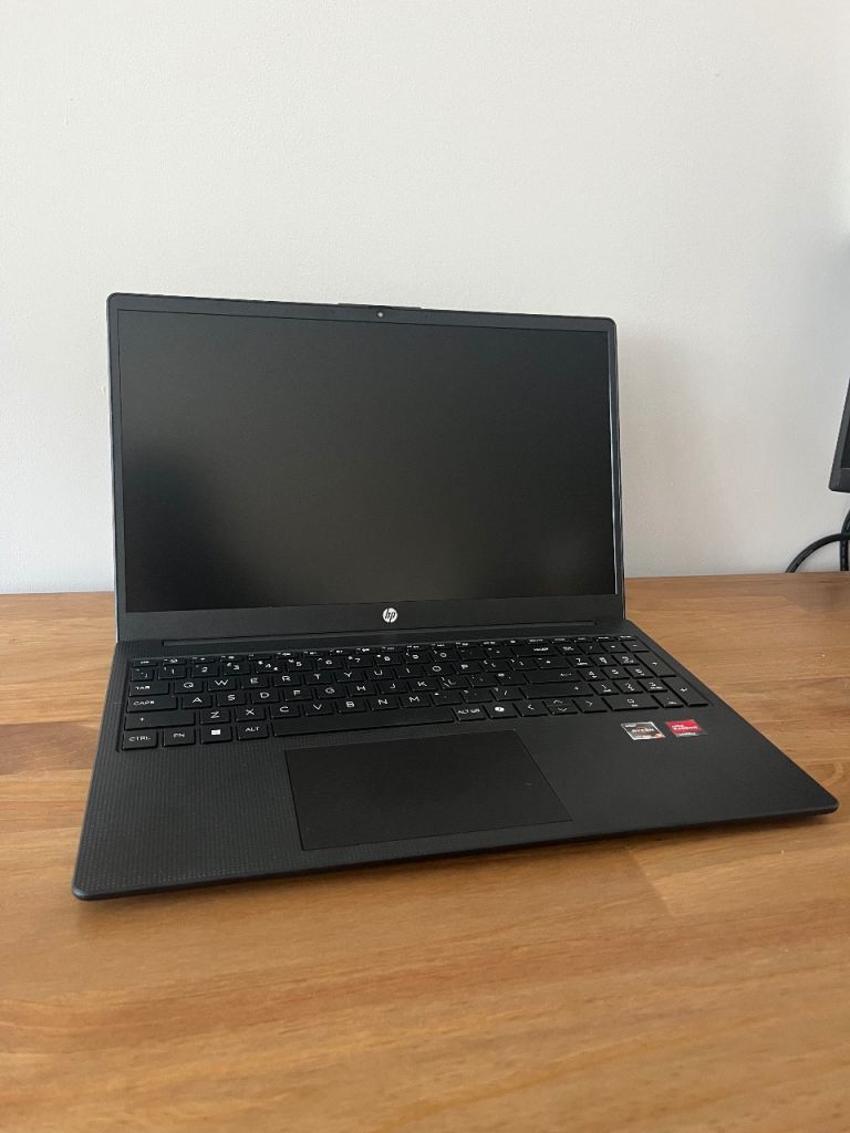 HP 15-fc0057na 15.6in AMD Ryzen 5 8GB 512GB