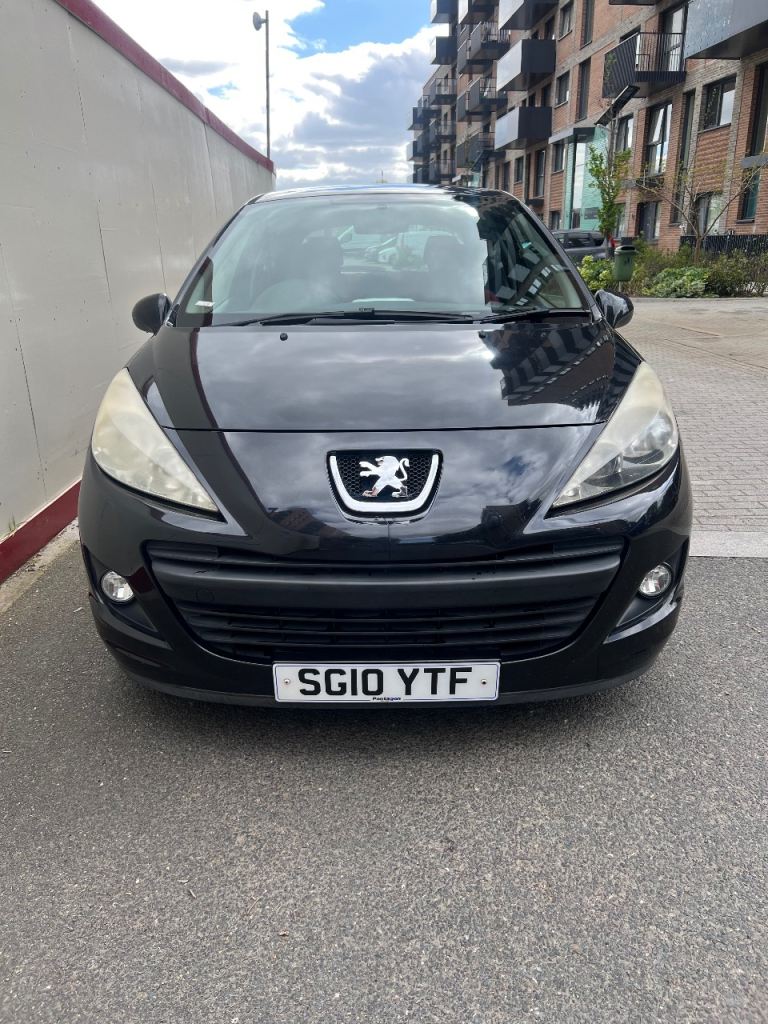 Peugeot 207 Black Hatchback - Good Condition