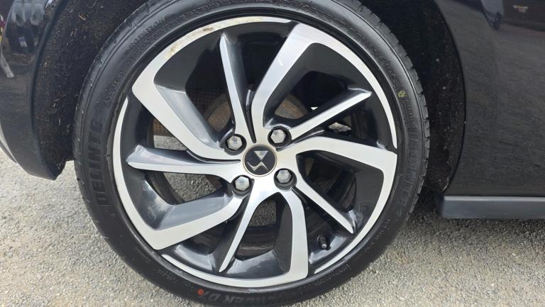 2018 DS Automobiles DS 3 1.2 PureTech 82 Connected Chic 3dr HATCHBACK Petrol Manual