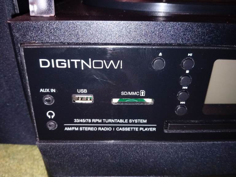 DIGITNow! Turntable System with Radio and Cassette Player