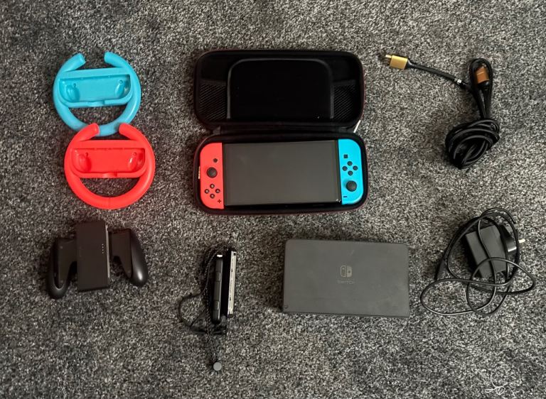 Nintendo switch OLED And accessories 