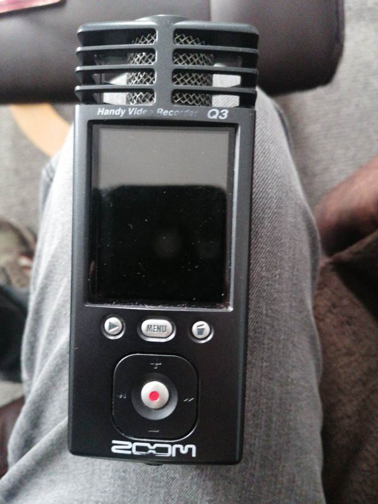 ZOOM Handy Video Recorder Q3 – Good Condition