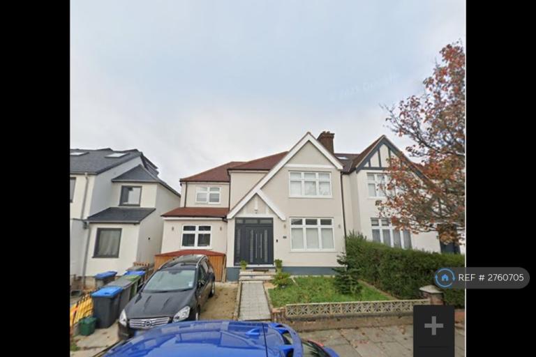 2 bedroom flat in Gladstone Park Gardens, London, NW2 (2 bed) (#2760705)