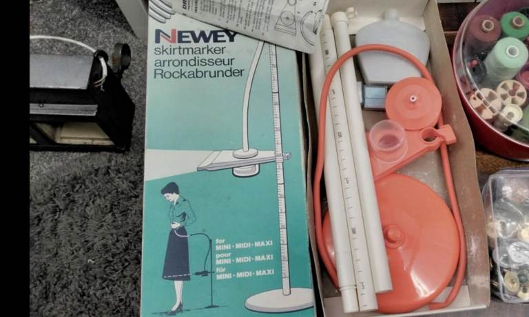 Vintage newey skirt marker boxed & free cottons 