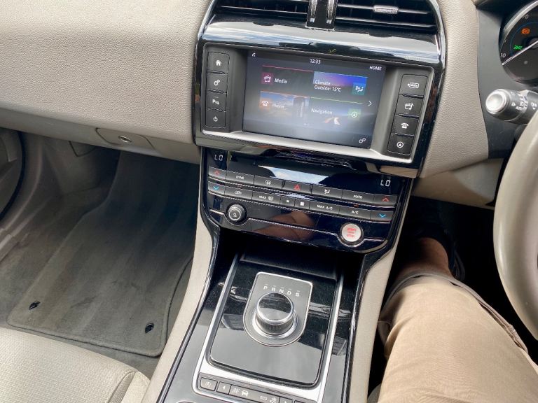 Jaguar, XE, Saloon, 2016, Other, 1999 (cc), 4 doors