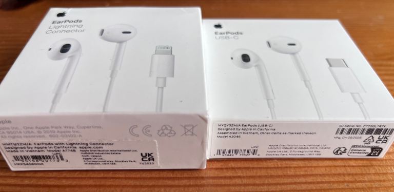 Apple earphones