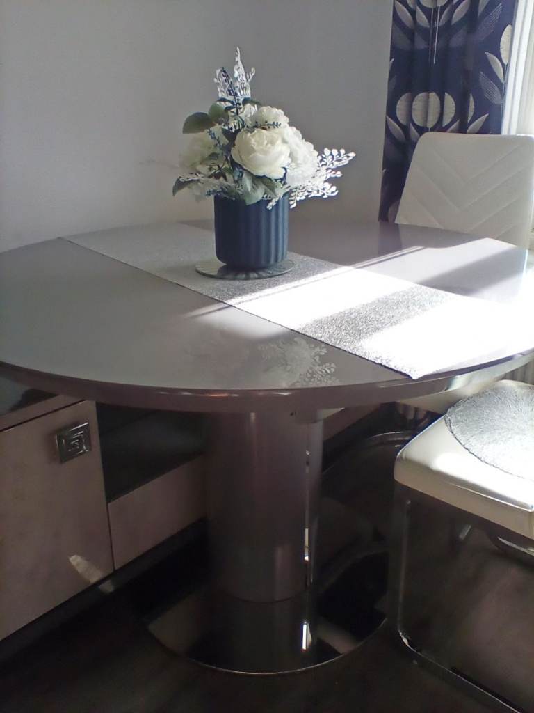 Dining table and 4 chairs