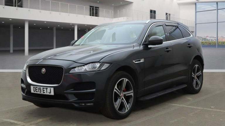 2019 Jaguar F-Pace 2.0d Portfolio 5dr Auto AWD ESTATE DIESEL Automatic