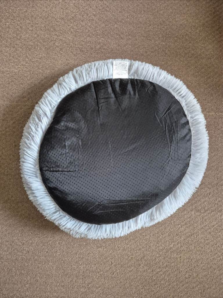 Plush Calming Pet Bed approximately 50cm across