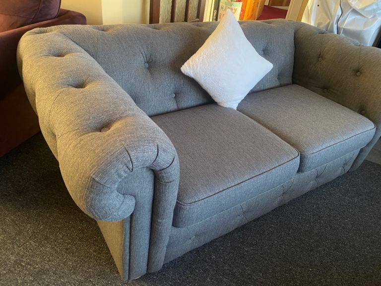 CHESTERFIELD 2 SEATER SOFA VGC - DELIVERY AVAILABLE 