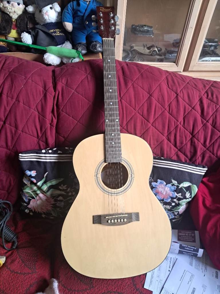 Redwood Acoustic Guitar - Good Condition, Hardly Used