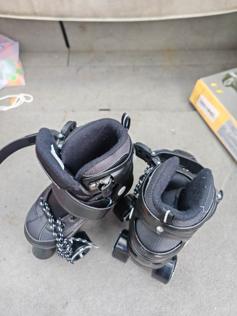 Rollerskates Roller Skates Black UK Kids Size 13 - 2