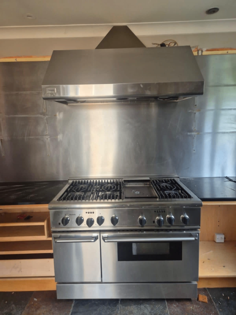 Professional Thermador dual fuel model PRDS486GD star burner oven range and hood