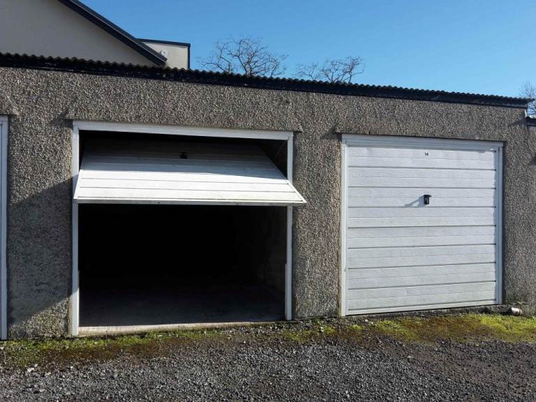 Single lock up garage or storage unit