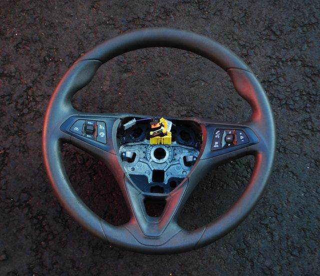 2017 VAUXHALL ASTRA K 1.6 CDTI MK7 MULTIFUNCTION STEERING WHEEL 39070463