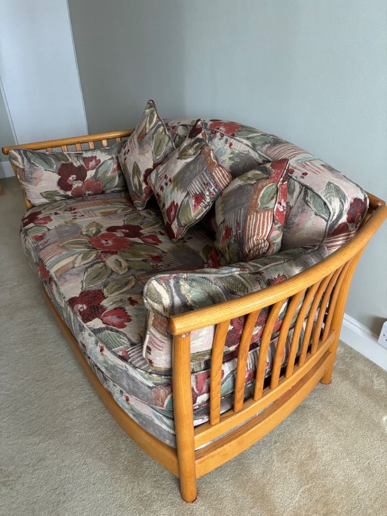 Ercol Renaissance 2 Seater Sofa-Solid Elm Frame- Excellent Condition 