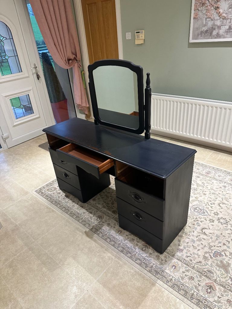 Solid Dressing Table 