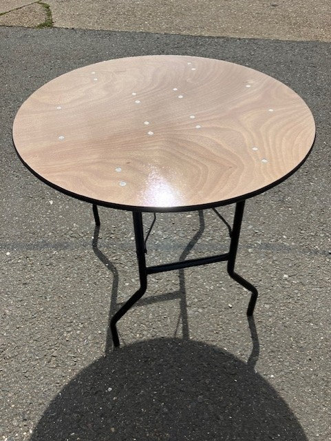 3ft Round Wooden Banqueting Table (**Clearance Sale**)