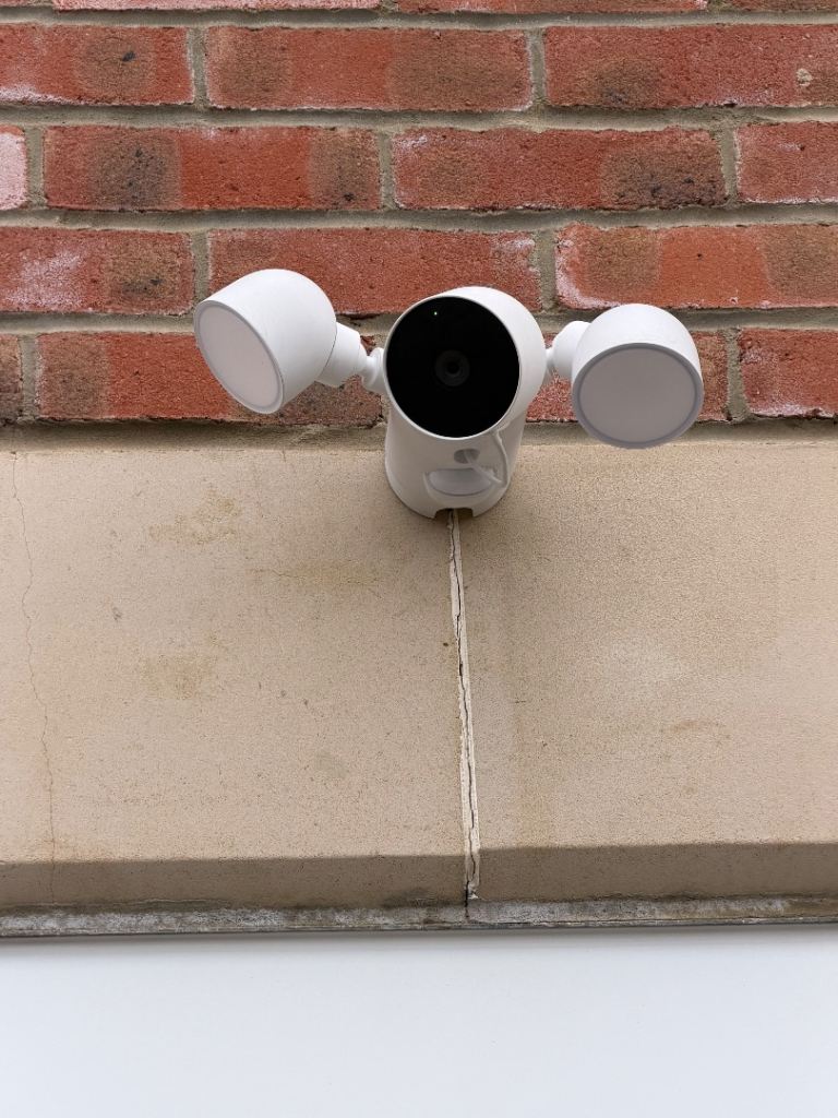 Google nest floodlight cam & hub max 